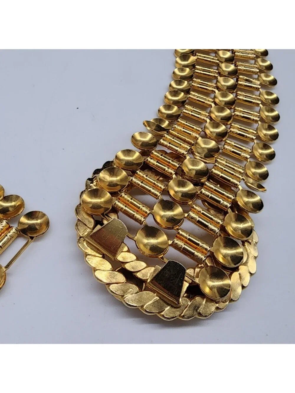 Gold Toned Metal Belt Medieval Style Statement Detail Retro Small Vintage